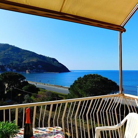 Spazioso Appartamento Vista Mare, レヴァント エクステリア 写真