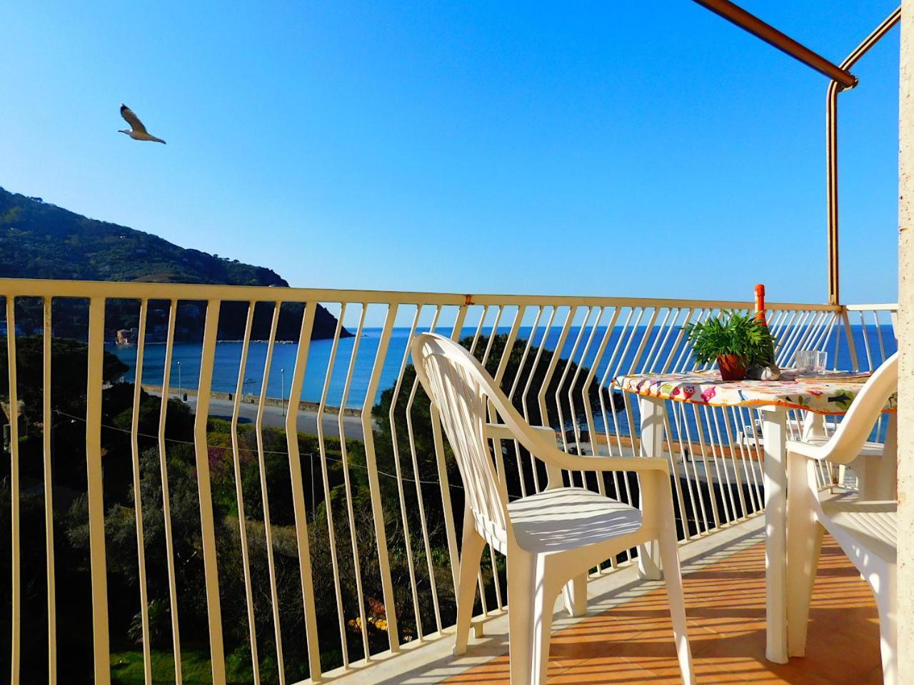 Spazioso Appartamento Vista Mare, レヴァント エクステリア 写真